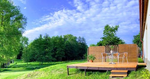 Lasenice House | Apartmány u řeky Nežárky