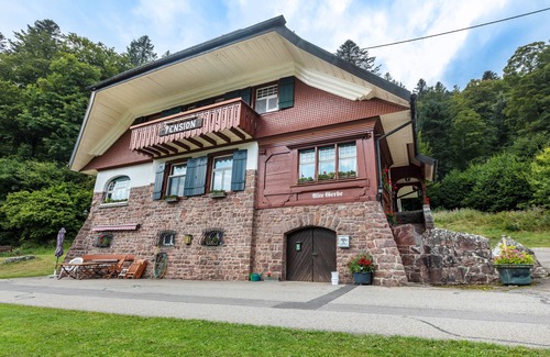 Dachsberg Apartment | Apartment 'Double Room No. 2' with Shared Terrace, Shared Garden and Wi-Fi