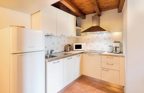 San Felice del Benaco Apartment | Apartment 'Antica Torre Catullo' with Mountain View, Wi-Fi and Air Conditioning