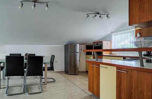 Smarje pri Jelsah Apartment | Apartma Hilltop Haven