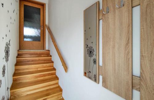 Smarje pri Jelsah Apartment | Apartma Hilltop Haven