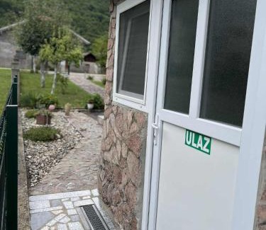 Kulen Vakuf Apartment | Apartman Azra