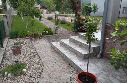 Kulen Vakuf Apartment | Apartman Azra