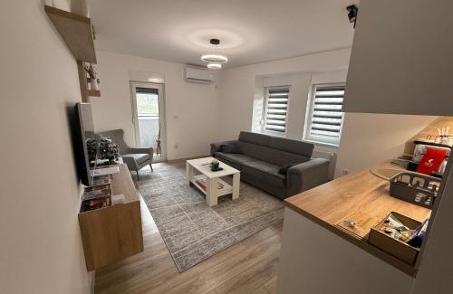 Novi Grad Sarajevo Apartment | APARTMAN DBR -Dobrinja Sarajevo-FREE GARAGE