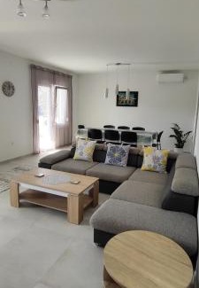 Pjescana Uvala Apartment | Apartman Emily, 6 plus 2 guests, newly refurbished