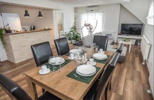 Cazma Apartment | Apartman Hubertus 5*