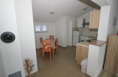 Municipality of Omisalj Apartment | Apartman Ladan