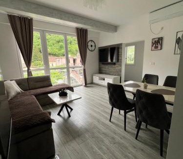 Zelenika Apartment | Apartman Misovic 2