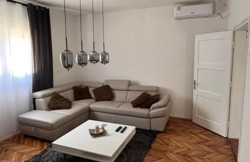 Ogulin Apartment | Apartman Žanić Ogulin with pool and jacuzzy