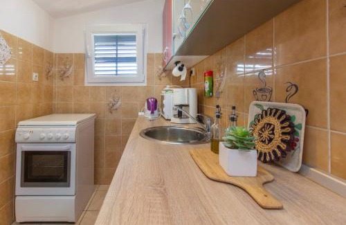 Tribunj Apartment | Apartmani Alaga B