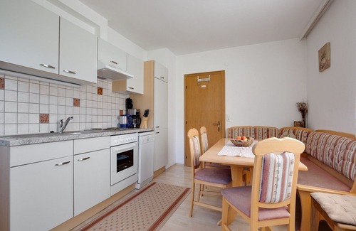 Hollersbach im Pinzgau Apartment | Apartment in Salzburg with Terrace Views