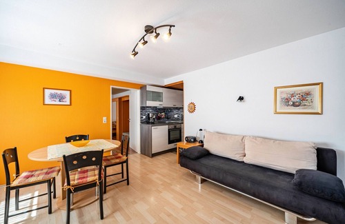Endingen am Kaiserstuhl Apartment | Apartment '1' with Terrace and Wi-Fi