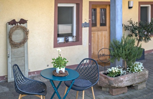 Ihringen Apartment | Apartment 'Ferienwohnung Zur Weinsteige' with Wi-Fi