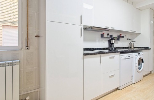 Leon House | Apartment 'Osiris' with Wi-Fi