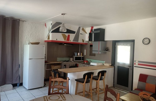 Montesquieu-des-Alberes Apartment | Apartment with garden in a farmhouse