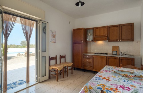 Maruggio Apartment | Apartment 'Marubium - Castigno' with Shared Pool, Wi-Fi and Air Conditioning