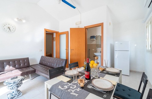 Santa Maria del Focallo Apartment | Apartment 'Casa Gardenia Fronte Mare' with Sea View, Wi-Fi and Air Conditioning