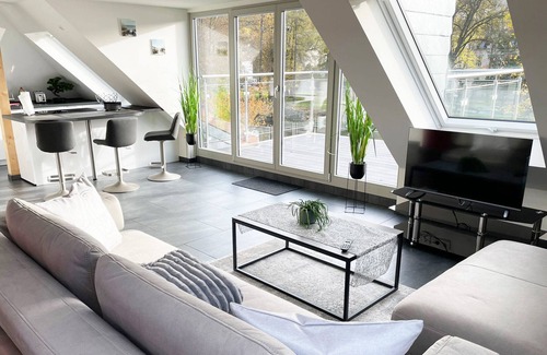 Bad Neuenahr-Ahrweiler Apartment | Apartment 'Exklusive Wohnung Mit Ahrblick 1' with Balcony, Wi-Fi and Air Conditioning