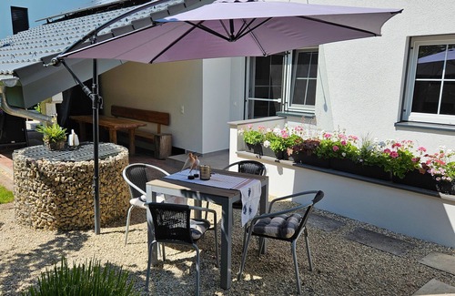 Kressbronn Apartment | Apartment 'Domizil Am Park' with Private Terrace, Shared Garden and Wi-Fi