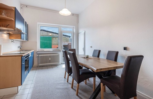 Region Hannover District Apartment | Apartment 'Am Garten' with Private Terrace and Wi-Fi