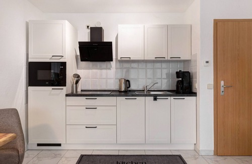 Radolfzell am Bodensee Apartment | Apartment 'Heidegarten' with Private Terrace, Shared Garden and Wi-Fi