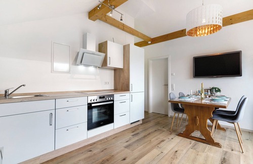 Leiselheim Apartment | Apartment 'Traube' with Shared Terrace, Shared Garden and Wi-Fi