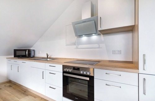 Leiselheim Apartment | Apartment 'Traube' with Shared Terrace, Shared Garden and Wi-Fi