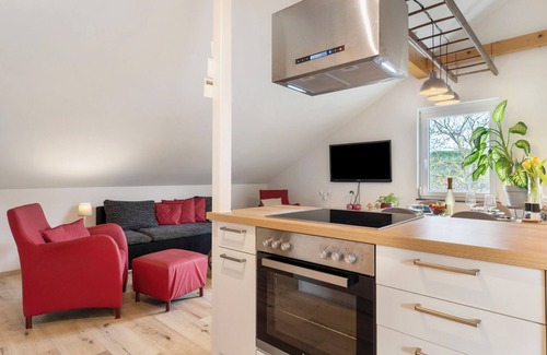 Leiselheim Apartment | Apartment 'Kirsche' with Shared Terrace, Shared Garden and Wi-Fi