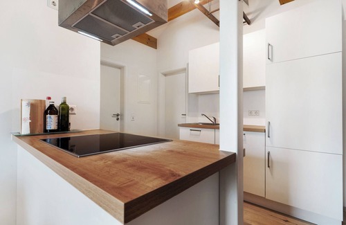 Leiselheim Apartment | Apartment 'Kirsche' with Shared Terrace, Shared Garden and Wi-Fi