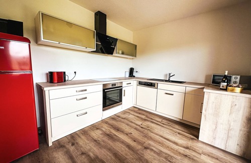Sasbach am Kaiserstuhl Apartment | Apartment 'Ferienwohnung Eichert 55qm' with Balcony and Wi-Fi