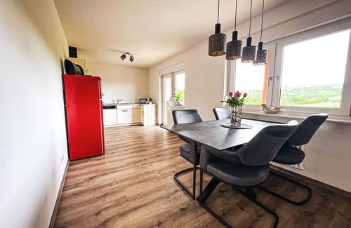 Sasbach am Kaiserstuhl Apartment | Apartment 'Ferienwohnung Eichert 55qm' with Balcony and Wi-Fi