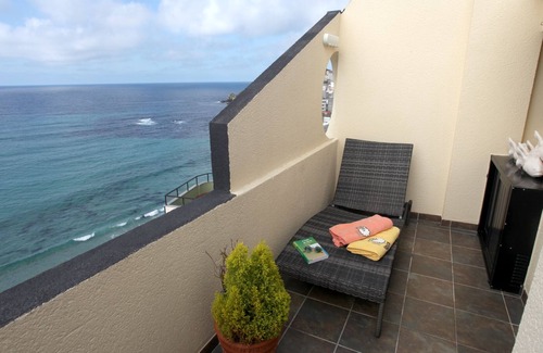 Malpica de Bergantinos Condo | Apartment with terrace over the sea in the Area Grande beach