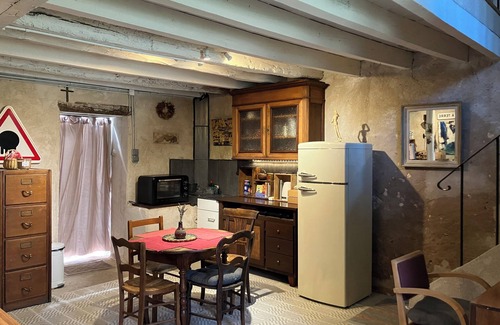 Cosne-Cours-sur-Loire Other | Apartment and art studio in an old farmhouse near Sancerre