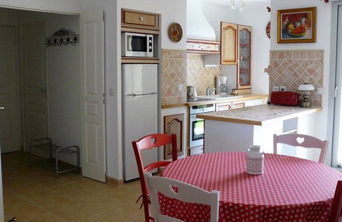 St.-Remy-de-Provence Apartment | Apartment * with terrace and swimming pool in secure luxury residence