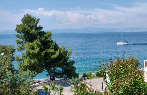 Stomorska Apartment | Apartments Zlatko Slobodan (10176-A2) - Stomorska - island Solta
