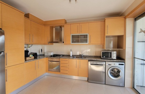 Sao Martinho do Porto Apartment | Apartment located a short 10 minute walk from the bay of São Martinho do Porto.