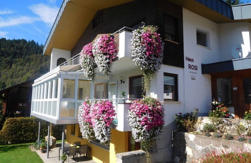 Au Apartment | Apartment 1 with balcony - House Rosi