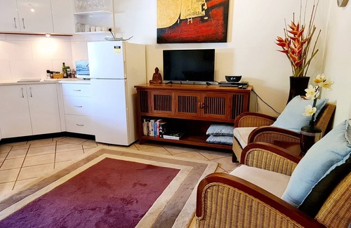 Port Douglas Apartment | Apartment 11 @ Hibiscus Gardens & Spa Resort