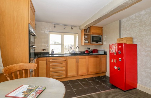 Saint Owens Cross Cottage | APARTMENT 2 - PENGETHLEY MANOR, pet friendly, with pool in Peterstow