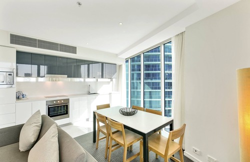 Surfers Paradise Apartment | Apartment 21901 is located on the 19th floor of Orchid Residences