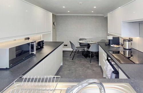 Pagham Cottage | Apartment 3 Barton Manor - UK40088