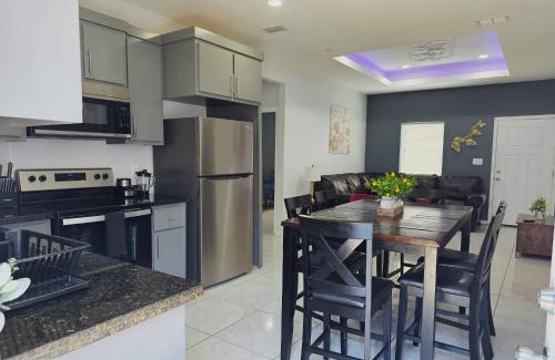Weslaco Apartment | Apartment 3 bedrooms 40 minutes from South Padre