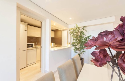 Cuatro Caminos Apartment | Apartment 3 rooms in Nuevos Ministerios by Sharing Co.