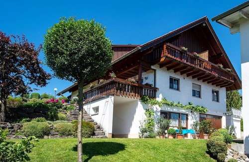 Oberreitnau Apartment | Apartment '3' with Mountain View, Shared Garden and Wi-Fi