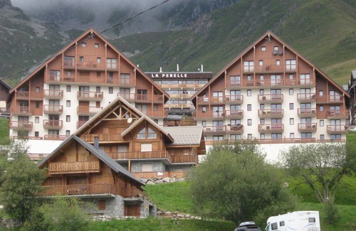 Montgellafrey Apartment | APARTMENT 4 pers/300m OF BALNEOTHERAPY AND SHOPS