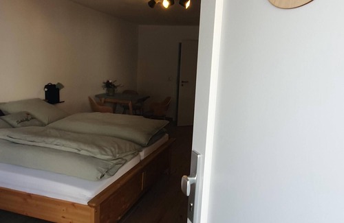 Ziegenhain Apartment | Apartment 4 with 31 sqm, (1,80m bed) Sep. Kitchen / Bathroom