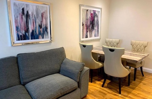 Darlington Apartment | Apartment 5 - CHARMING, LUXURY 2 BEDROOM APARTMENT