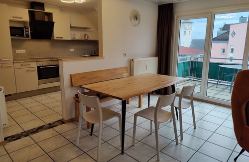 Hoyren Apartment | Apartment '5' with Lake View, Shared Terrace and Wi-Fi