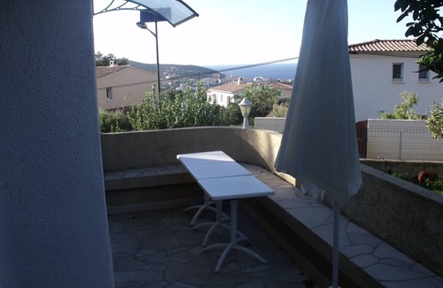 Monticello Apartment | Apartment 5 minutes drive from town center with no parking problems