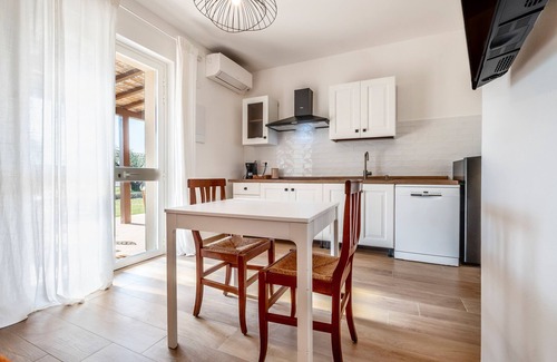 Borgo Carige Apartment | Apartment '5' with Shared Pool, Wi-Fi and Air Conditioning